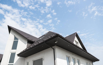 现代屋顶覆盖瓷砖效果聚氯乙烯<strong>涂层</strong>棕色（的）<strong>金属</strong>屋顶表