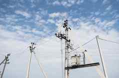 电工布线电缆权力行电概念关闭高电压权力行站高电压电传输桥塔塔