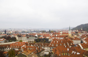 <strong>全景</strong>视图城市中心平铺的红色的屋顶<strong>布拉格</strong>捷克共和国<strong>全景</strong>视图小镇<strong>布拉格</strong>平铺的屋顶红色的屋顶欧洲