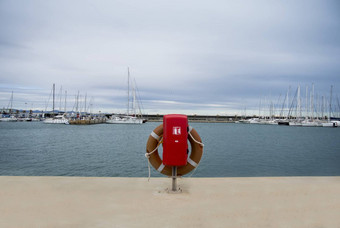 救生圈玛丽娜<strong>游艇</strong>红色的圆船<strong>码头</strong>uxures<strong>游艇</strong>船瓦伦西亚港口地中海海白色<strong>游艇</strong>西班牙语港口瓦伦西亚