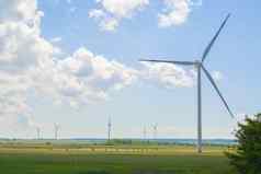 大高风车阳光明媚的一天绿色场替代能源发电机风能源生态保存能源