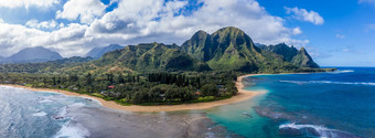 空中无人机拍摄<strong>隧道</strong>海滩北海岸考艾岛夏威夷