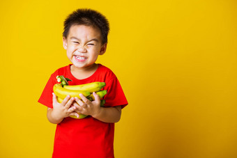 孩子孩子可爱的男孩有吸引力的微笑玩持有我