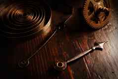 古董复古的看机制齿轮时钟手背景浪费时间
