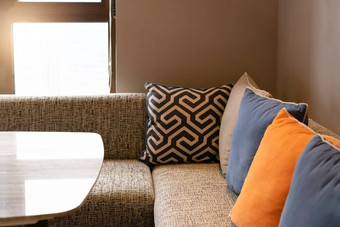 <strong>首页设计</strong>室内舒适的沙发生活房间色彩斑斓的国内生产总值