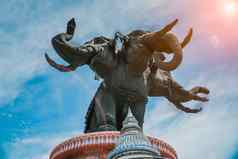 处女博物馆曼谷泰国大象雕像阳光