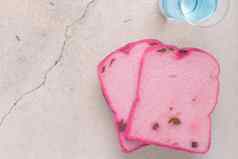 面包水摘要粉红色的葡萄干面包蓝色的绘画什么