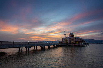 体系结构槟城港口<strong>马来西亚</strong>浮动清真寺黄昏小时