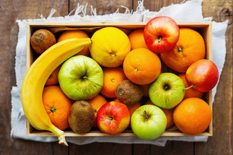 盒子完整的新鲜的水果水果收获苹果橙子柠檬猕猴桃香蕉乡村木表格