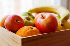 木盒子完整的新鲜的水果水果收获苹果橙子香蕉柠檬