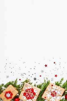圣诞节一年背景图亚分支装饰礼物包装工艺纸雪花平躺前视图的地方文本