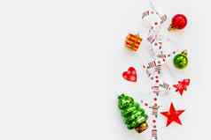 丝带圣诞节模式北欧几何雪花一年装饰明亮的色彩斑斓的球冷杉树明星的地方文本平躺前视图