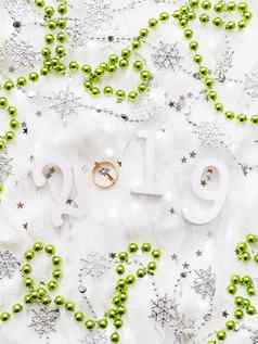 圣诞节一年背景数字绿色装饰婚礼环光灯泡
