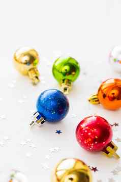 圣诞节一年背景色彩斑斓的装饰球圣诞节树的地方文本