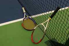 网球球拍网操场上法院体育运动背景