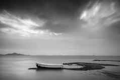 孤独的船黎明海岸三月小西班牙