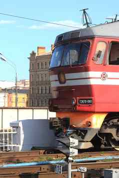 红色的机车小屋火车前面部分铁路运输车辆