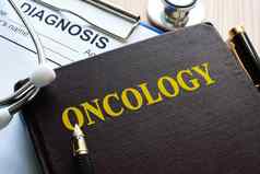 癌症治疗概念书标题肿瘤学表格