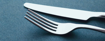 叉刀银餐具表格装饰简约设计饮食