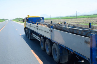 运输金属租赁产品回来卡车