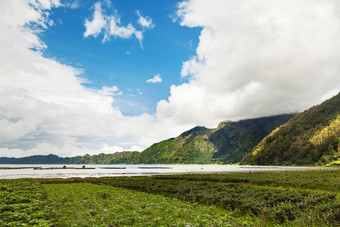 湖巴图尔全景视图金塔马尼火山景观视图森林多云的一天<strong>冬天</strong>多雨的季节巴厘岛印尼