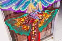 纪念品商店色彩斑斓的风筝形状动物昆虫神话生物巴厘岛印尼