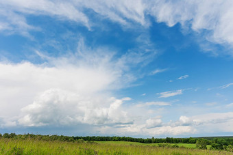农村自然背景农村路径风场Cloudscape阳光明媚的一天俄罗斯