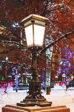 成形灯笼街树装饰一年圣诞节庆祝活动莫斯科俄罗斯