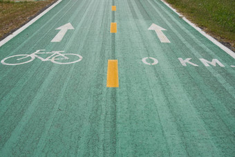绿色自行车车道