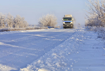 <strong>车队</strong>重卡车驱动器雪白色路