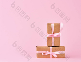 礼物盒子包装棕色（的）卡夫纸系丝绸