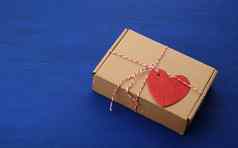 矩形棕色（的）盒子礼物红色的纸心系