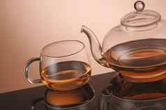 透明的玻璃茶壶杯茶