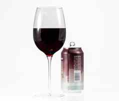黑比诺黑色红色的酒酒玻璃单服务铝背景