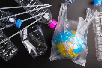 地球世界全球塑料瓶浪费黑色的背气