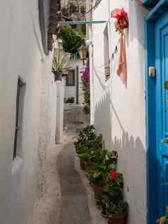 狭窄的街古老的住宅区阿纳菲奥蒂卡雅典希腊