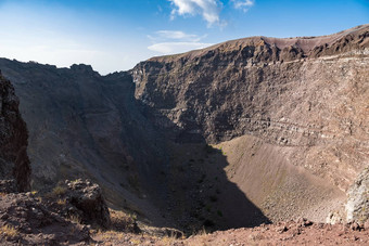 室内维苏威火山火山口