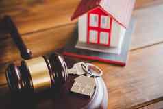 模型房子槌子房子拍卖真正的房地产法律概念