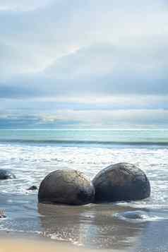 巨石海滩莫拉基新西兰