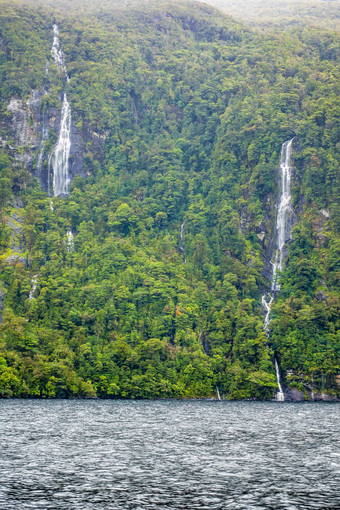 瀑布怀疑声音峡湾国家公园新西兰