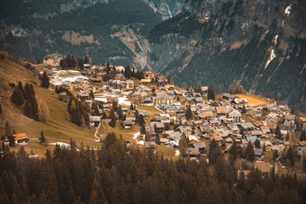 景观风景空中视图<strong>村</strong>穆伦城市电缆车瑞士令人惊异的谷视图<strong>历史村</strong>瑞士阿尔卑斯山脉茵特拉肯地区瑞士旅行目的地