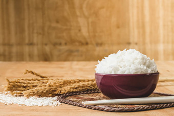 煮熟的大米碗生大米粮食干大米植物