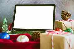 移动PC白色屏幕礼物盒子圣诞节装饰表格