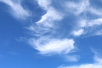 天空清晰的天空软云天空蓝色的背景天空视图