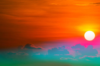 色彩斑斓的堆红色的橙色日落云太阳天空