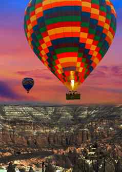 热空气气球着陆山卡帕多西亚goreme2015:02:00