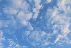 天空背景天空蓝色的美丽的背景天空云