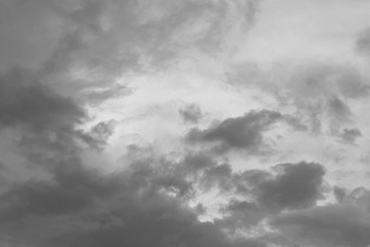 天空污染背景黑暗灰色的蓝色的云大气下雨