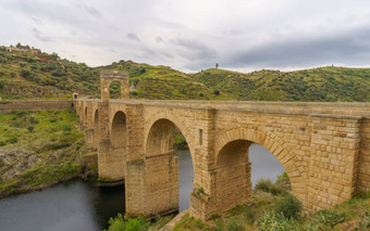罗马桥tajo河阿尔坎塔拉caceres省埃斯特雷马杜西班牙