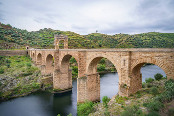 罗马桥tajo河阿尔坎塔拉caceres省埃斯特雷马杜西班牙